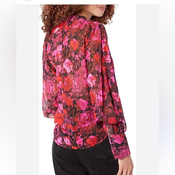 Steve Madden NWT Pink Red Rose Printed top V-neck. Scrunched Sleeve. Size  XS - Picture 3 of 16